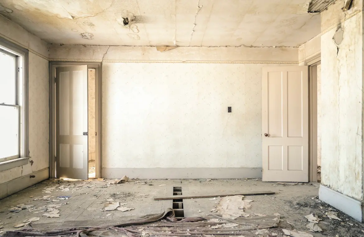 Waste disposal crew managing a cleanout project in Onondaga